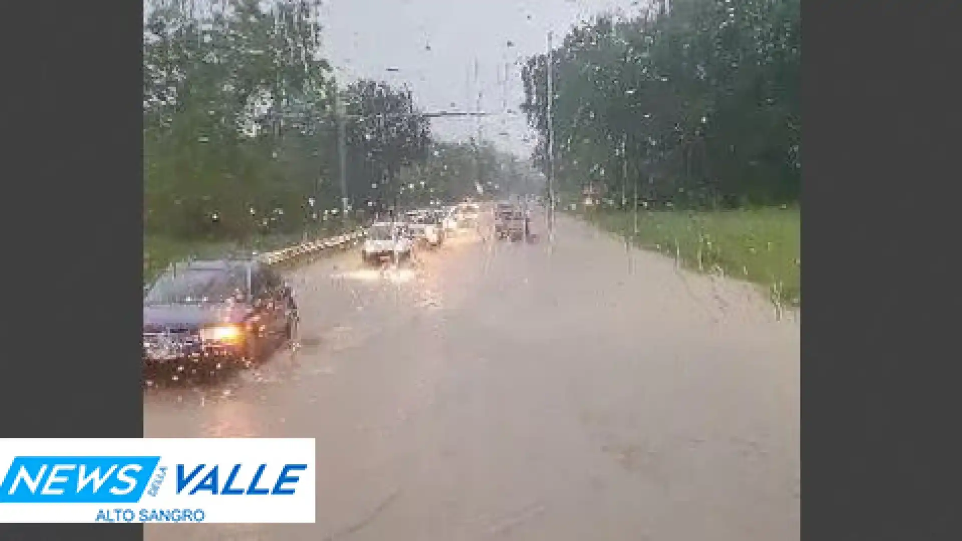 Statale 17: straripa il Torrente Rio, sede stradale allagata. Problemi di circolazione tra Cantalupo e San Massimo. Statale chiusa momentaneamente al traffico.